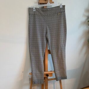 Roz & Ali Size14 Patterned Olive and Cream patterned Ankle Pants